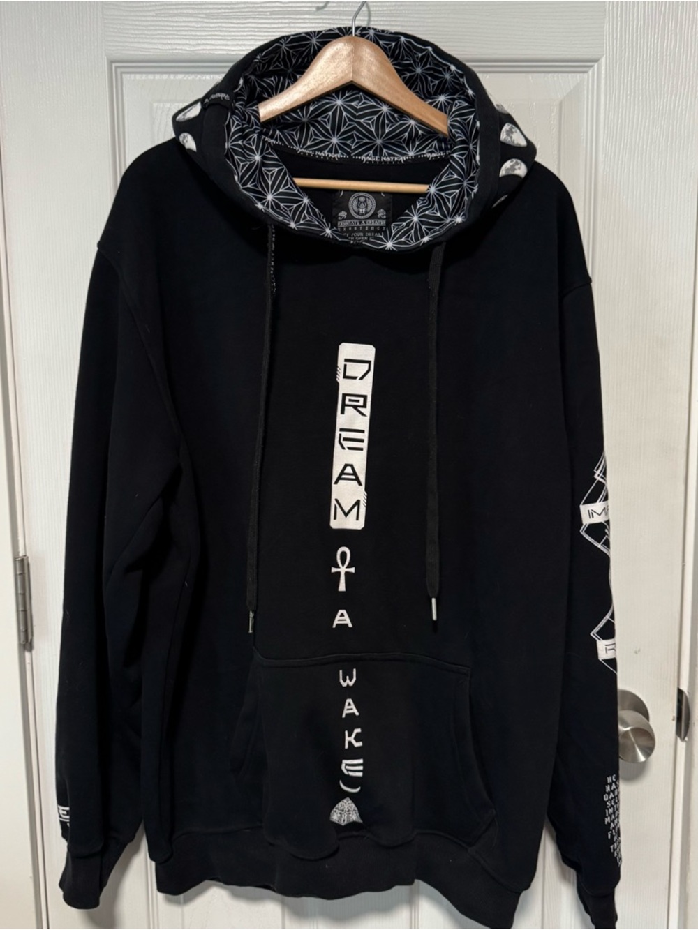 Black 'Dream Awake' Graphic Hoodie with Geometric Hood Lining XL Festival